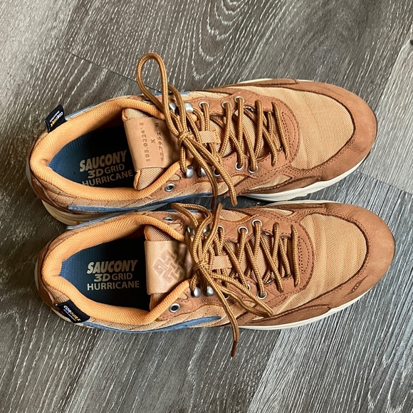 Saucony 3D Grid Hurricane
Endless Knot - Picture 5 of 17